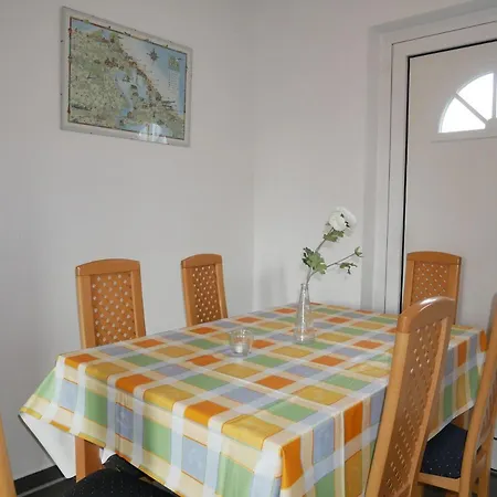 Bernstein-fewos Ca 15 Gehminuten Zum Ostseestrand Апартаменты Цемпин